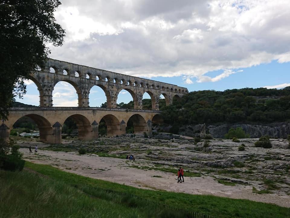 Lou Meinado Saint-Martin-de-Crau Extérieur photo