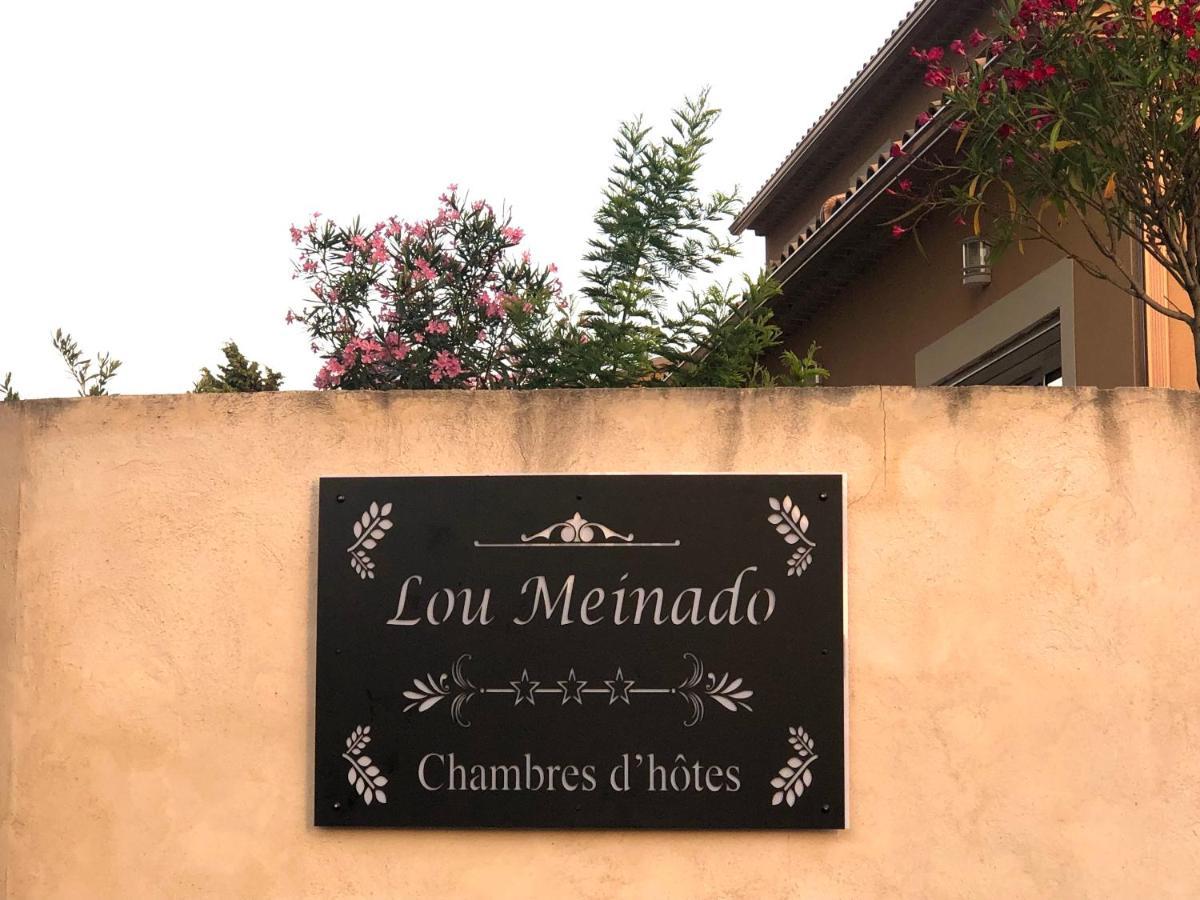 Lou Meinado Saint-Martin-de-Crau Extérieur photo
