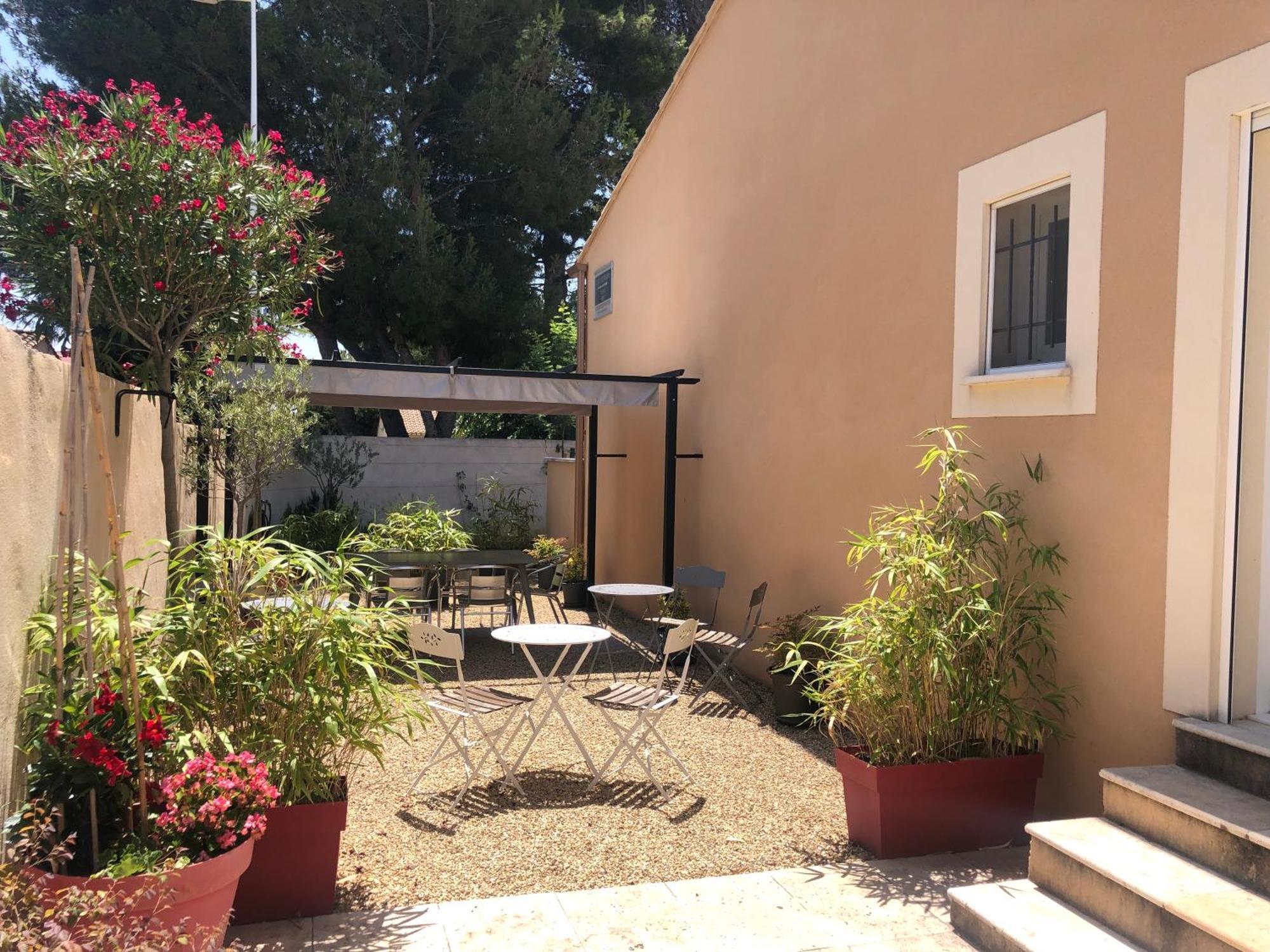 Lou Meinado Saint-Martin-de-Crau Extérieur photo