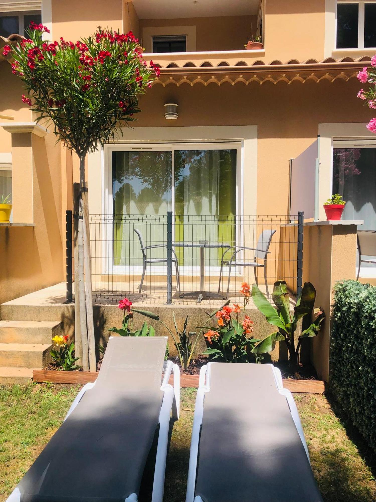 Lou Meinado Saint-Martin-de-Crau Extérieur photo